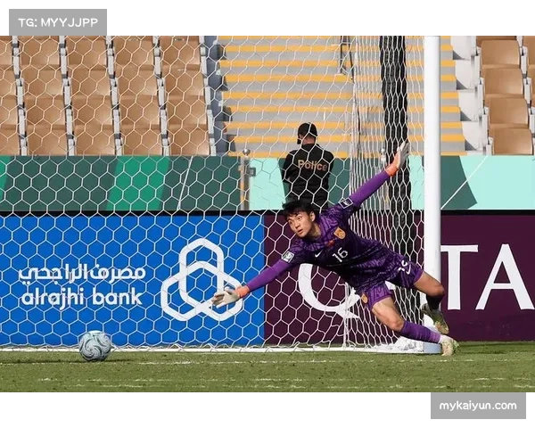 青岛西海岸门将刘世博救主 四扑禁区内射门保零封